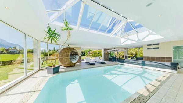 Vente                                                      Maison
                        
                     7 pièces                      325 m2                     à Chambéry