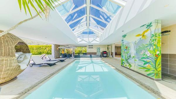 Vente                                                      Maison
                        
                     7 pièces                      325 m2                     à Chambéry