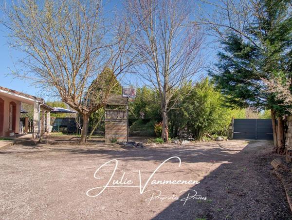 La Salvetat-Saint-Gilles (31880) - Maison T5 - 4 chambres - Double Garage - Piscine