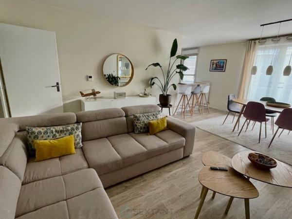 Duplex moderne avec terrasse et parkings