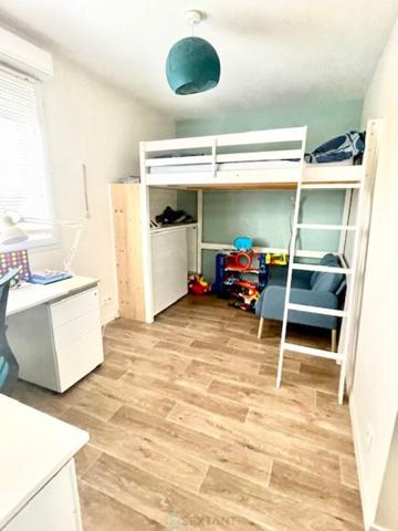 Duplex moderne avec terrasse et parkings