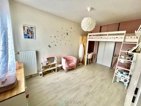 Duplex moderne avec terrasse et parkings