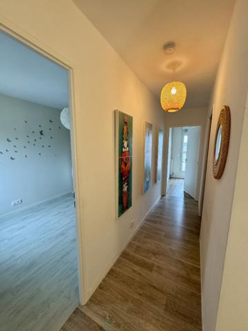 Duplex moderne avec terrasse et parkings