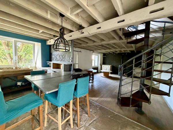 Vente                                                      Maison
                        
                     4 pièces                                         à Villemer