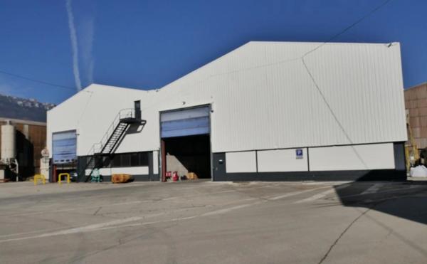 Dpt Isère (38), au CHEYLAS Local industriel 1500 m²
