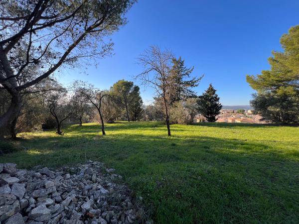 Exceptionnel Terrain à bâtir, de 1030 m2 libre de constructeur !