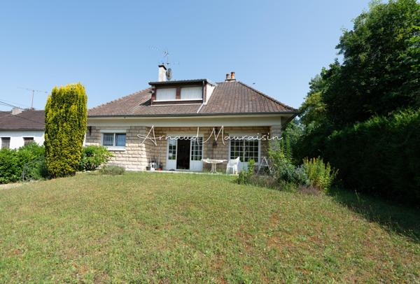 Potentiel en devenir pour cette maison familiale !