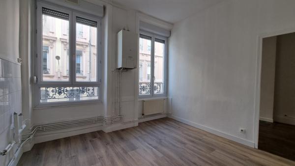 APPARTEMENT T3 TRES LUMINEUX
