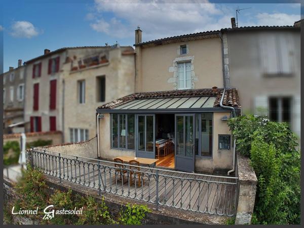 Maison de ville de caractère à vendre 3 à 4 chambres avec vue sur la Dordogne à SAINTE FOY LA GRANDE (33)