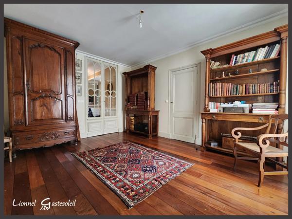 Maison de ville de caractère à vendre 3 à 4 chambres avec vue sur la Dordogne à SAINTE FOY LA GRANDE (33)