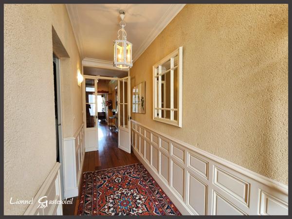 Maison de ville de caractère à vendre 3 à 4 chambres avec vue sur la Dordogne à SAINTE FOY LA GRANDE (33)