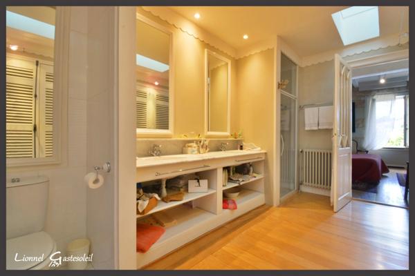 Maison de ville de caractère à vendre 3 à 4 chambres avec vue sur la Dordogne à SAINTE FOY LA GRANDE (33)