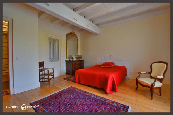 Maison de ville de caractère à vendre 3 à 4 chambres avec vue sur la Dordogne à SAINTE FOY LA GRANDE (33)