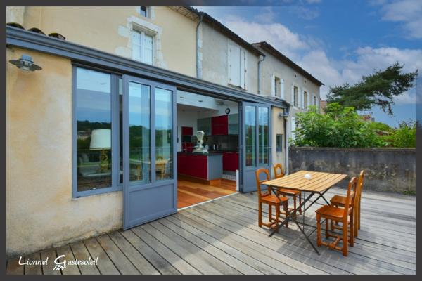 Maison de ville de caractère à vendre 3 à 4 chambres avec vue sur la Dordogne à SAINTE FOY LA GRANDE (33)