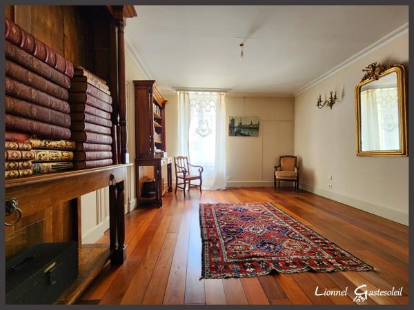Maison de ville de caractère à vendre 3 à 4 chambres avec vue sur la Dordogne à SAINTE FOY LA GRANDE (33)