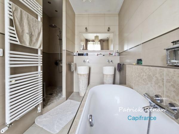 Maison à vendre 9 pièces (238 m2) VERSAILLES (78)