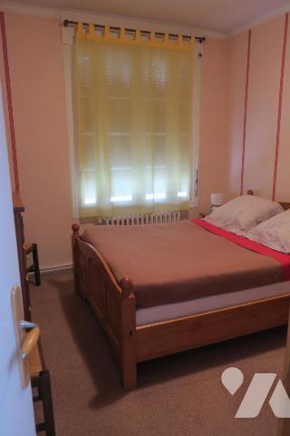 Immeuble de rapport - 3 appartements (2 occupés + 1 libre) - Garage - Caves - Cour. 263 m² cadastré.