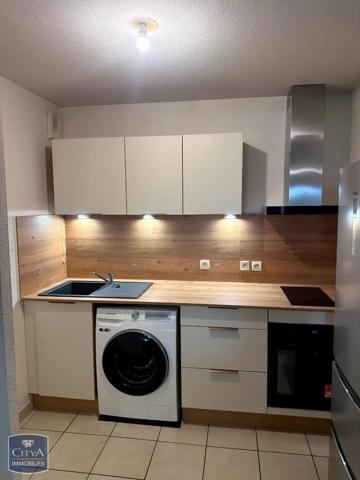 Appartement à louer 2 pièces 52.56m² Aubenas (07200)