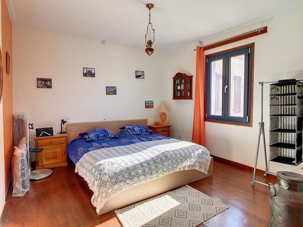 Payrac (46), Propriété d'exception,440m², 19 pièces, 10 chambres, chacune avec salle d'eau privative, gîte, piscine... Élégance intemporelle & performance énergétique exceptionnelle