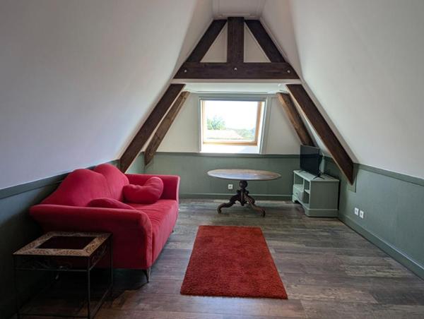 Payrac (46), Propriété d'exception,440m², 19 pièces, 10 chambres, chacune avec salle d'eau privative, gîte, piscine... Élégance intemporelle & performance énergétique exceptionnelle