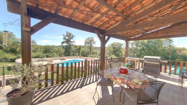 Payrac (46), Propriété d'exception,440m², 19 pièces, 10 chambres, chacune avec salle d'eau privative, gîte, piscine... Élégance intemporelle & performance énergétique exceptionnelle