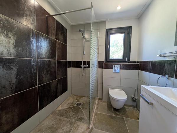 Payrac (46), Propriété d'exception,440m², 19 pièces, 10 chambres, chacune avec salle d'eau privative, gîte, piscine... Élégance intemporelle & performance énergétique exceptionnelle
