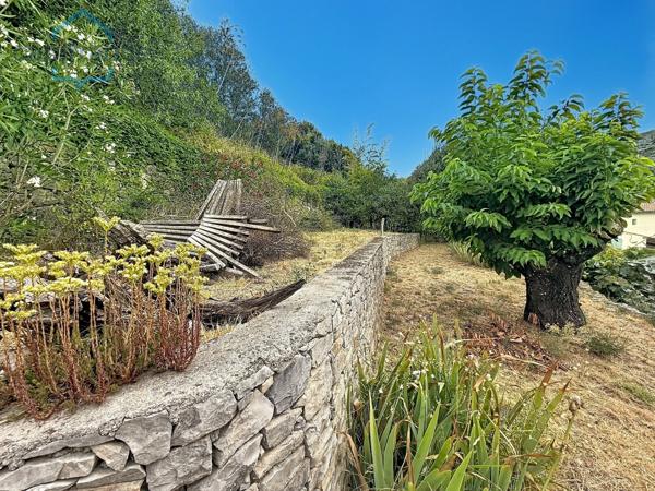 Maison à vendre 5 pièces ANDUZE (30) terrain environ 865 m2 et piscine