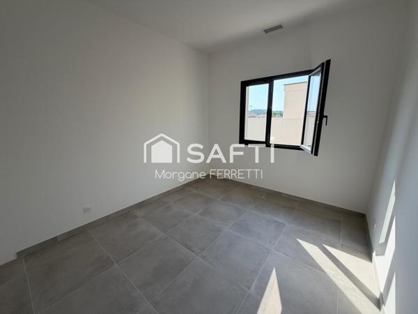 VILLA 95 M² AVEC GARAGE ET PISCINE SUR TERRAIN DE 414 M²