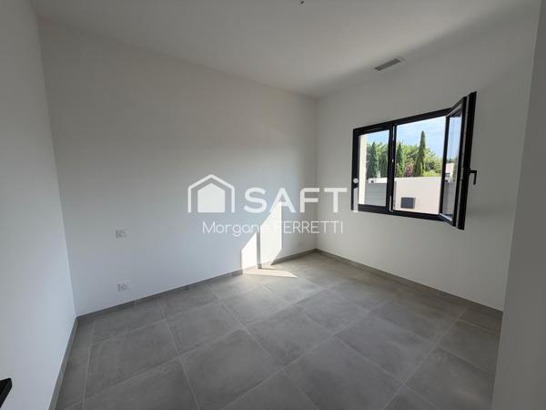 VILLA 95 M² AVEC GARAGE ET PISCINE SUR TERRAIN DE 414 M²