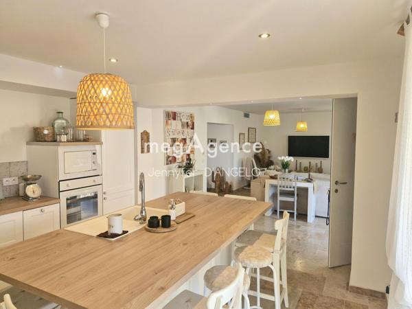 Maison à OLLIOULES, 83190 - 7 pièces 155m²
