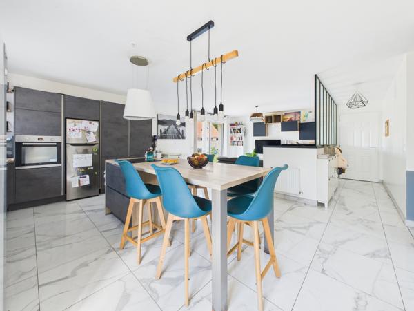 Chailly-en-Bière (77930) A Vendre - Maison de plain-pied proche du centre-ville de 102m².