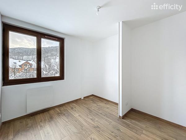 Appartement
         5 pièces
        - 128 m² 399 000 € *
