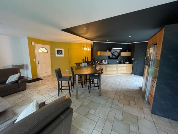 Grez-Neuville (49220) PAVILLON 2003 4 chambres avec piscine et sous sol 107m²