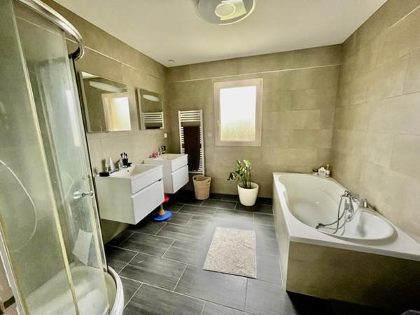 Grez-Neuville (49220) PAVILLON 2003 4 chambres avec piscine et sous sol 107m²