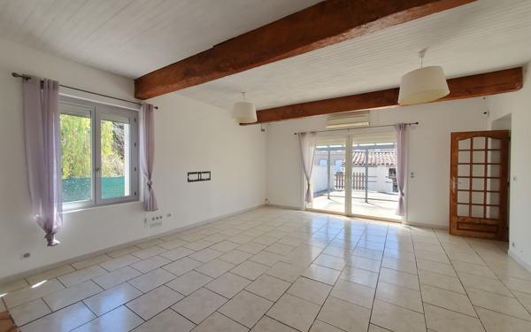 Maison à vendre    5 pièces •  Finhan