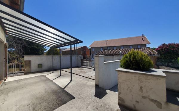Maison à vendre    5 pièces •  Finhan