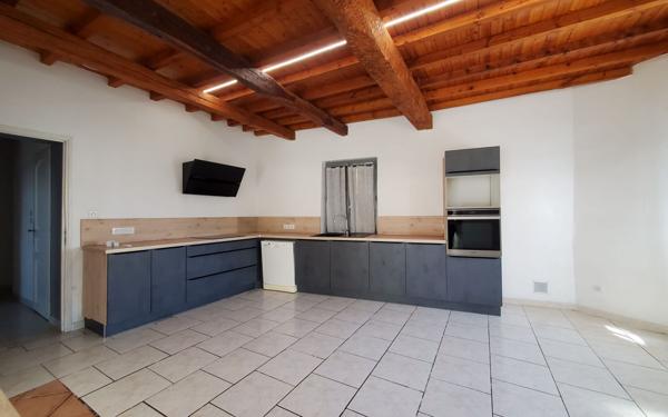 Maison à vendre    5 pièces •  Finhan