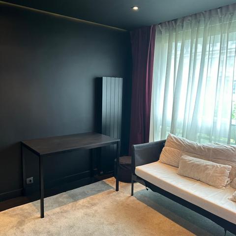 Paris (75014) Studio rénové avec goût – Vavin / Jardin du Luxembourg