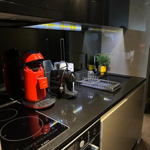 Paris (75014) Studio rénové avec goût – Vavin / Jardin du Luxembourg