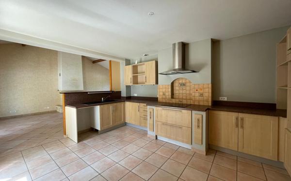 Maison à louer    6 pièces •  Champcevinel