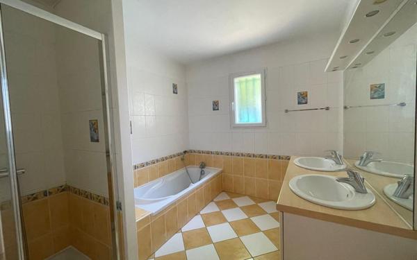 Maison à louer    6 pièces •  Champcevinel