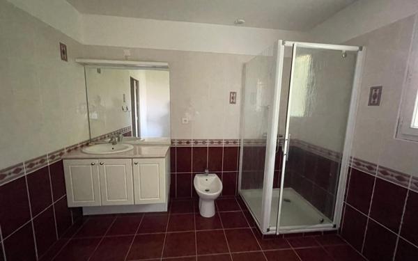 Maison à louer    6 pièces •  Champcevinel