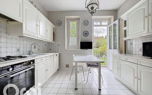 Maison à vendre    9 pièces •  Melun