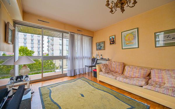 Appartement à vendre    3 pièces • 60,60 m2 Paris 12