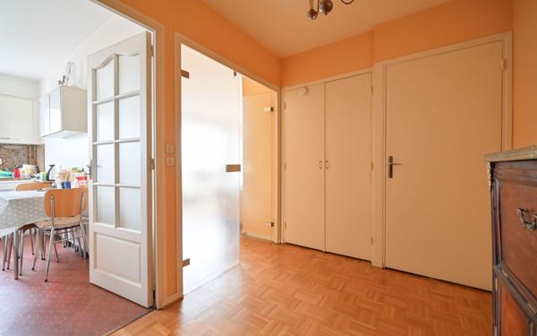 Appartement à vendre    3 pièces • 60,60 m2 Paris 12