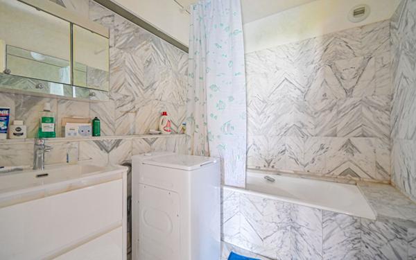 Appartement à vendre    3 pièces • 60,60 m2 Paris 12