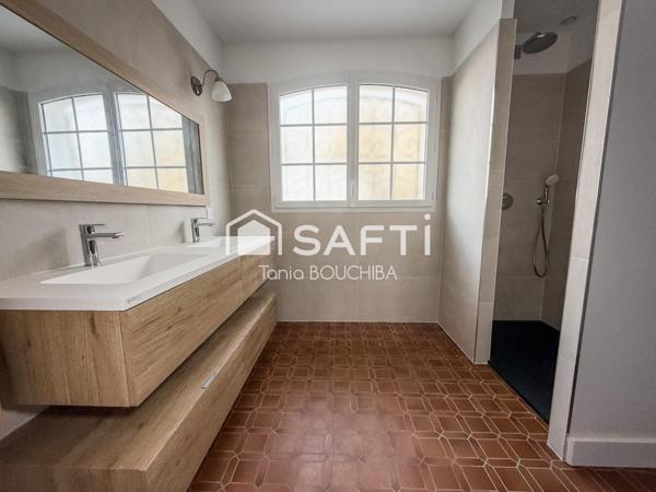 Maison traditionnelle et moderne de standing