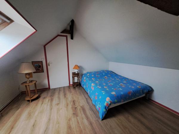 TRES BELLE MAISON FAMILIALE A DEUX PAS DU CENTRE DE LA FLECHE