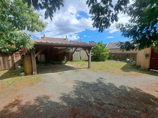 TRES BELLE MAISON FAMILIALE A DEUX PAS DU CENTRE DE LA FLECHE