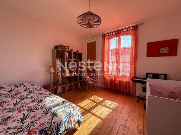 TRES BELLE MAISON FAMILIALE A DEUX PAS DU CENTRE DE LA FLECHE